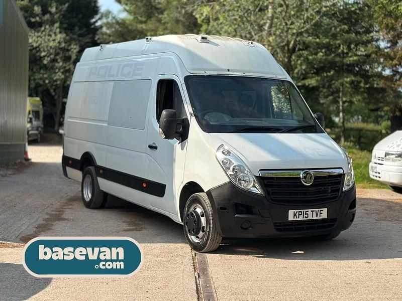 White Used 2015 Vauxhall Movano Van | £9,500 (Good price) - Image 1/4