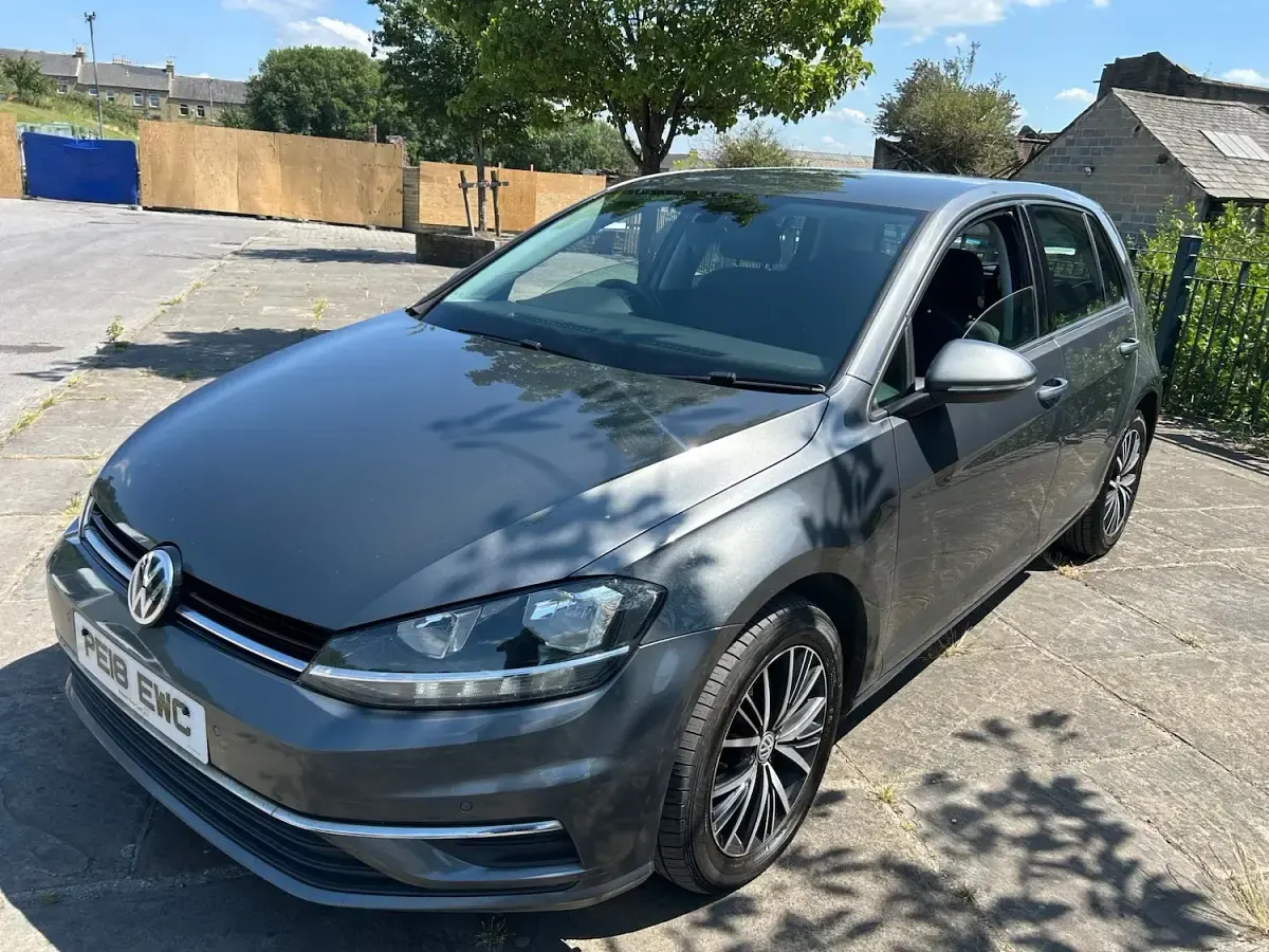 Used VW Golf VII SE 115 HP (84 kW) 2018 Grey Hatchback