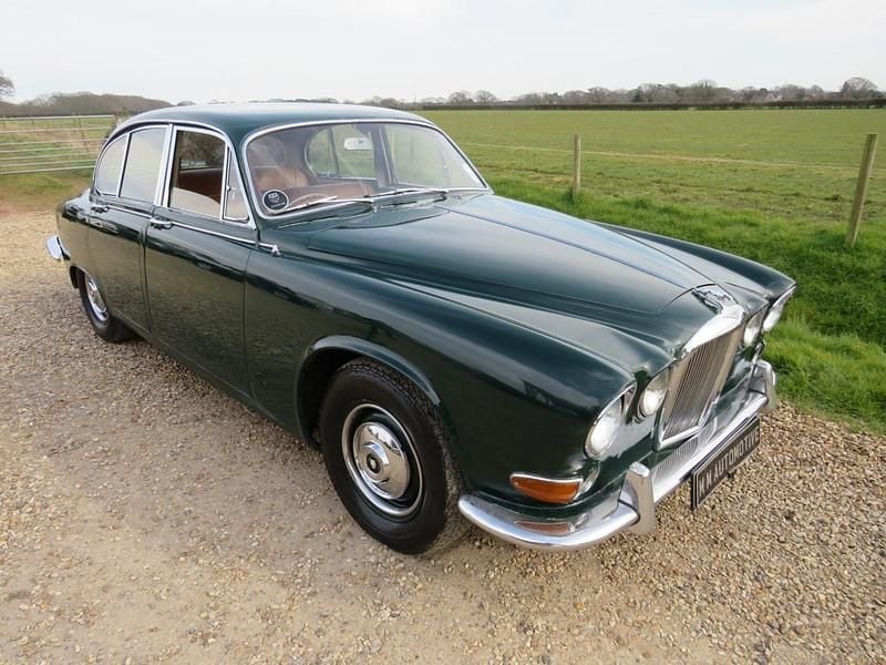 British racing green Used 1968 Jaguar 420 Sedan | £8,750 - Image 1/4