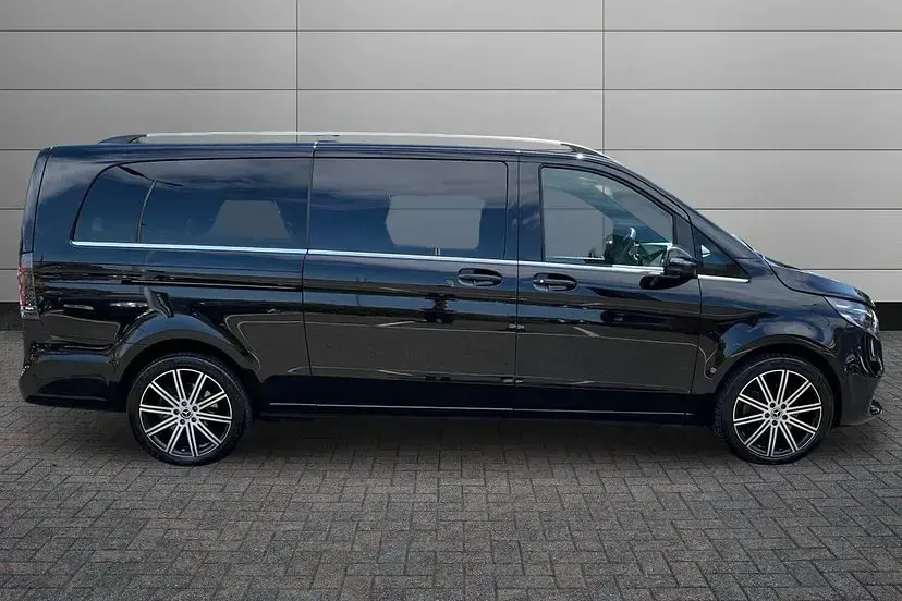 Used Mercedes V300 Premium 234 HP (172 kW) 2025 Obsidian black MPV