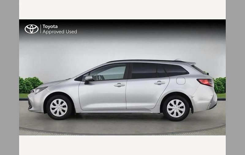 Second-hand Toyota Corolla 121 CP (88 kW) 2023 Argintiu