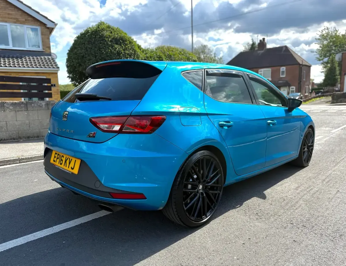 Used Seat Leon Cupra 290 285 HP (209 kW) 2016 Blue Hatchback