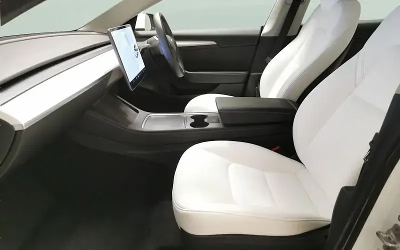 Begagnad Tesla Model 3 Standard Range 208 kW (283 HK) 2021 Vit Sedan