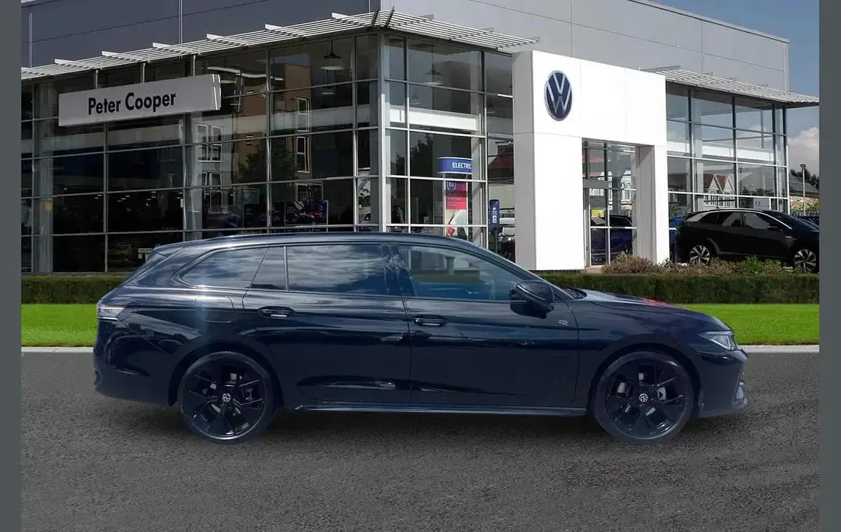 Used VW Passat R-line 147 HP (108 kW) 2026 Black Estate