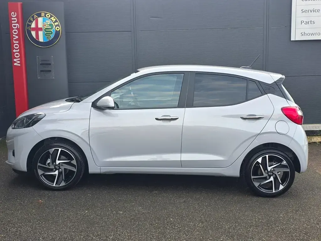 New Hyundai i10 Premium 64 HP (47 kW) 2025 Lumen gray Hatchback