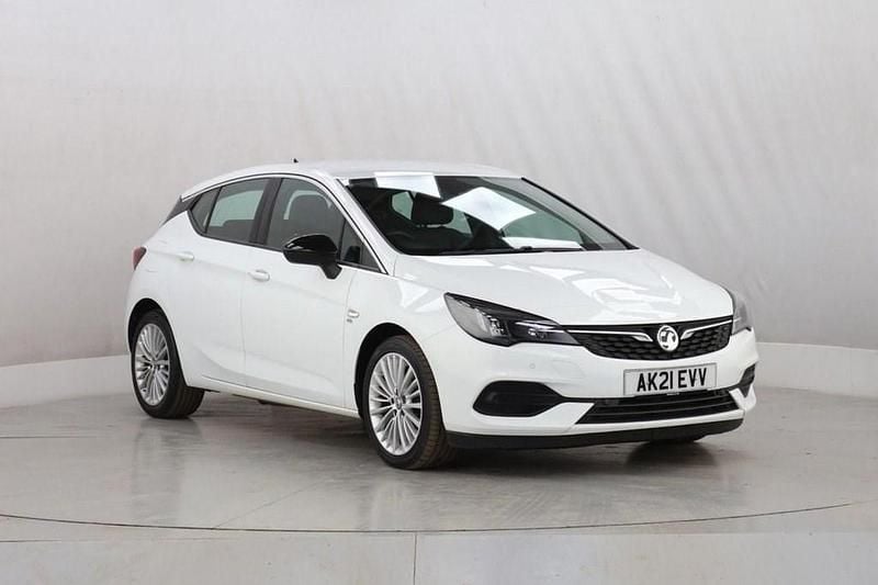 Second-hand Vauxhall Astra Elite 145 CP (106 kW) 2021 Alb Hatchback