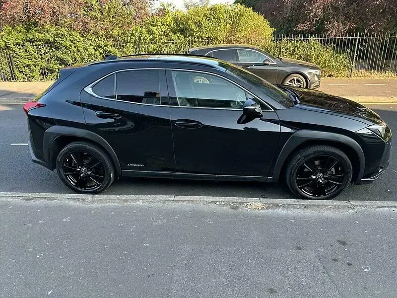 Used Lexus UX 184 HP (135 kW) 2021 Black SUV