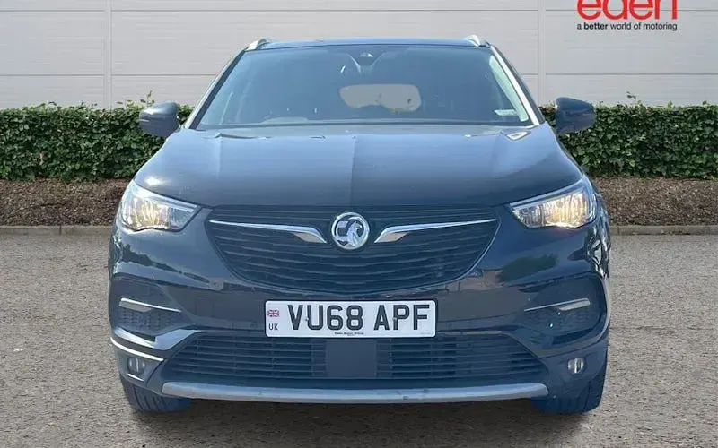 Used Vauxhall Grandland X Sport 131 HP (96 kW) 2018 Black SUV