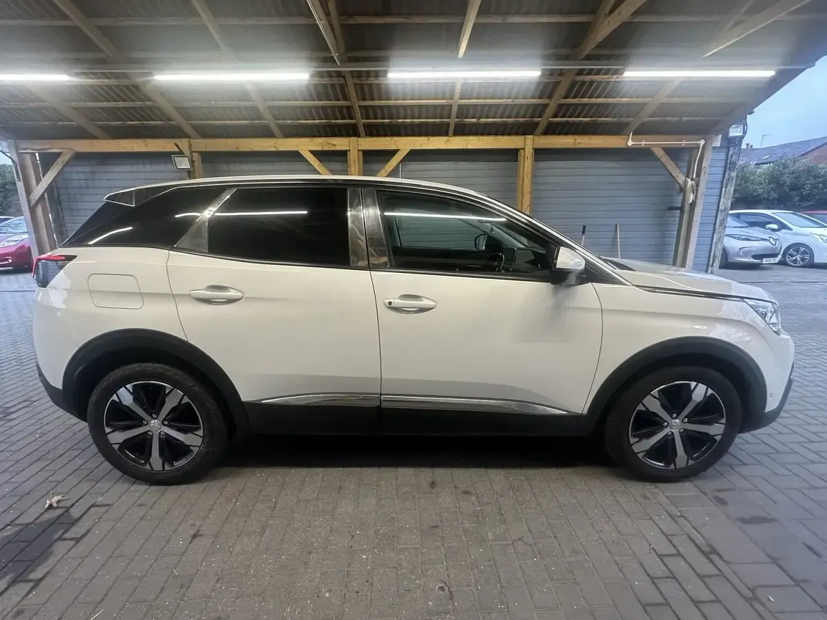 Second-hand Peugeot 3008 Allure 118 CP (86 kW) 2018 Alb SUV