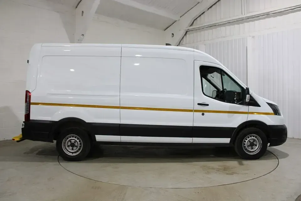 Used Ford Transit 130 HP (95 kW) 2022 White Van