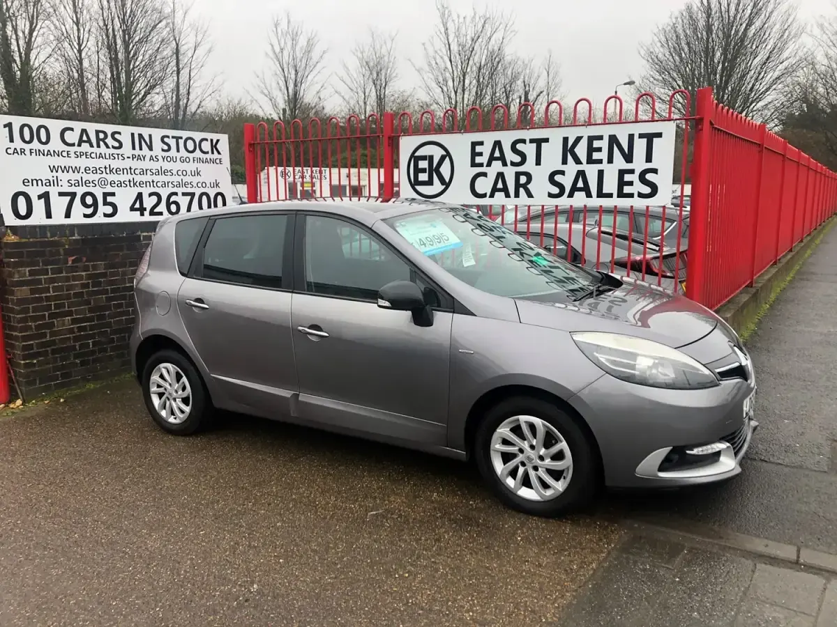 Usado Renault Scénic III LIMITED 110 CV (80 kW) 2015 Gris Monovolumen
