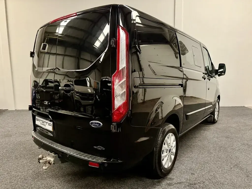 Used Ford 300 Limited 130 HP (95 kW) 2022 Black Estate