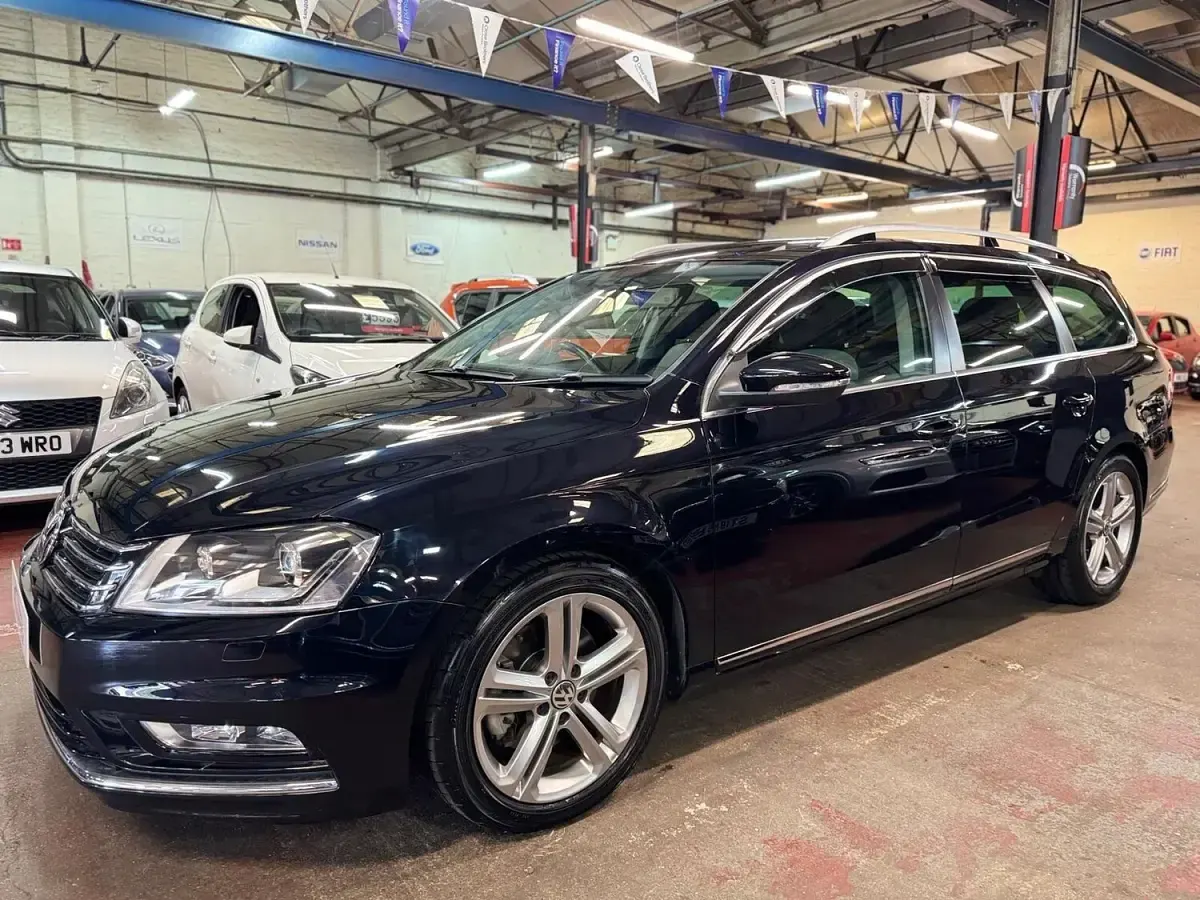 Used VW Passat R-line 160 HP (117 kW) 2026 Black Estate