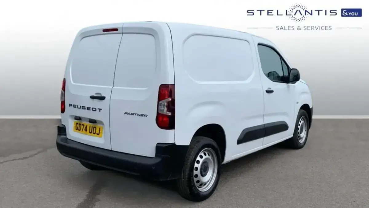 Used Peugeot Partner S 101 HP (74 kW) 2025 White MPV