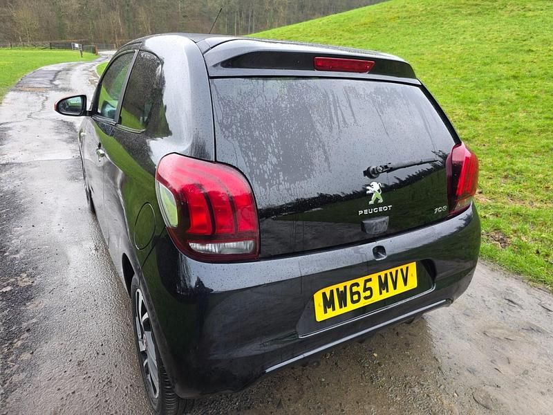 Used Peugeot 108 Roland Garros 82 HP (60 kW) 2015 Black Hatchback