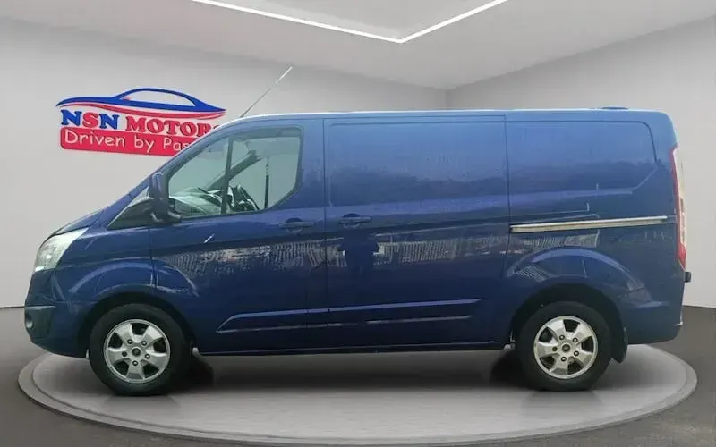 Used Ford Transit Custom Limited 170 HP (125 kW) 2017 Van