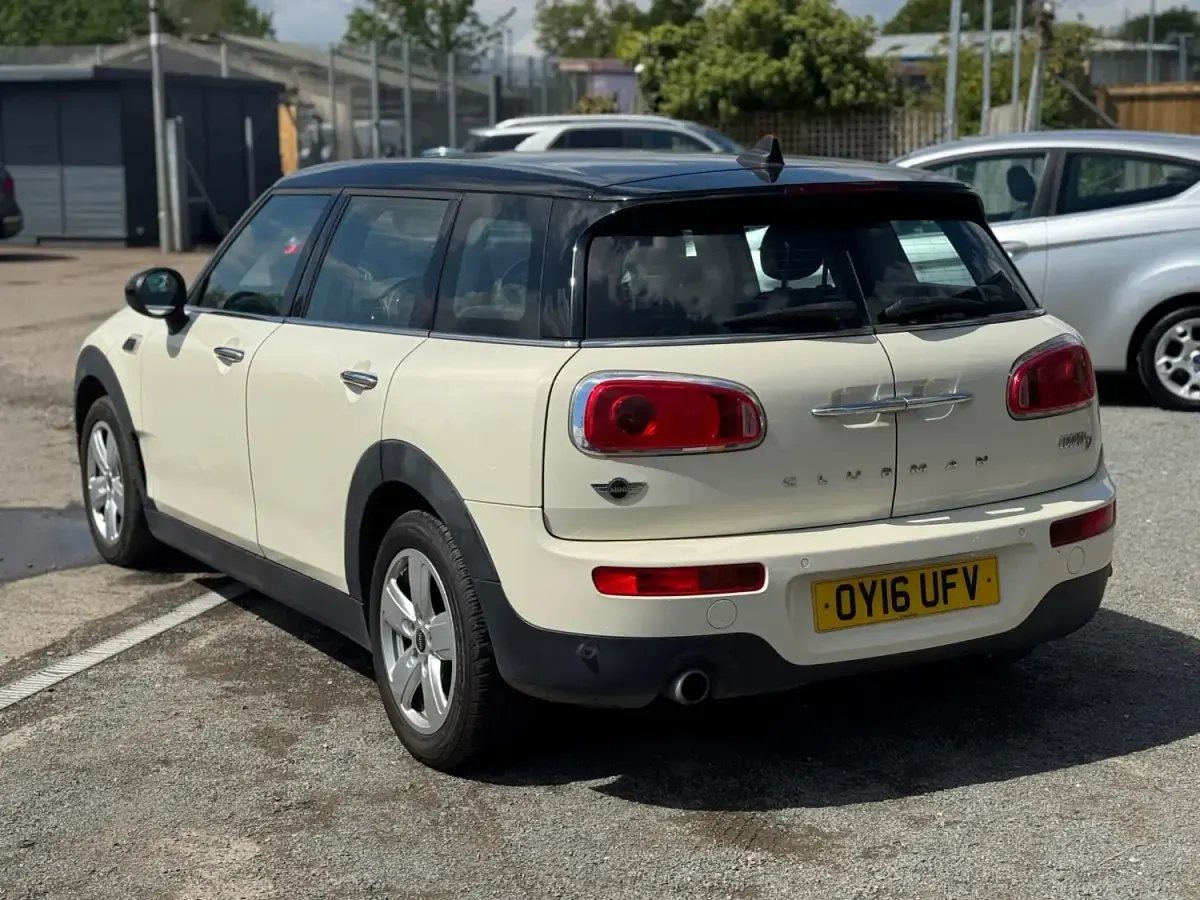 Używany Mini Cooper Clubman 150 KM (110 kW) 2016 Biały Kombi