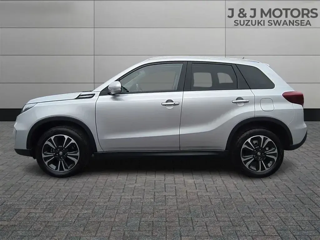 Used Suzuki Vitara SZ5 116 HP (85 kW) 2024 Silver SUV