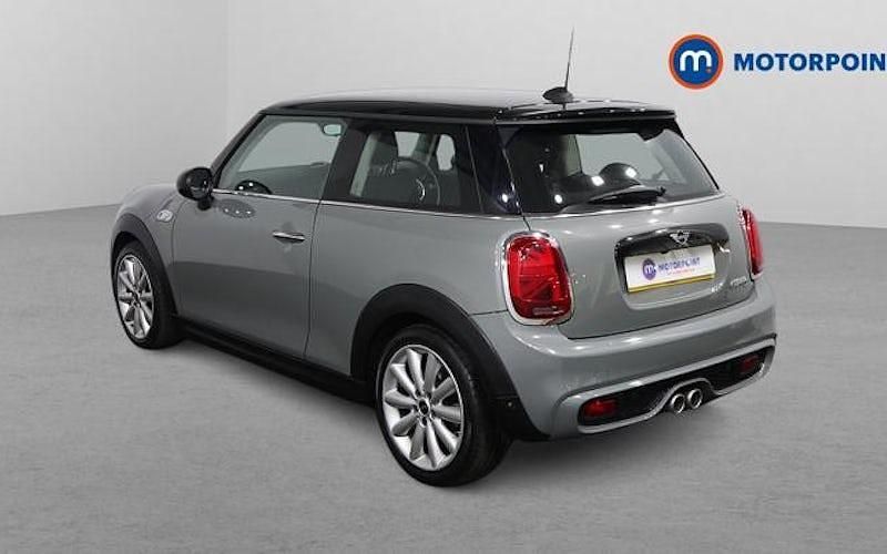 Używany Mini Cooper S Classic 192 KM (141 kW) 2019 Szary Hatchback
