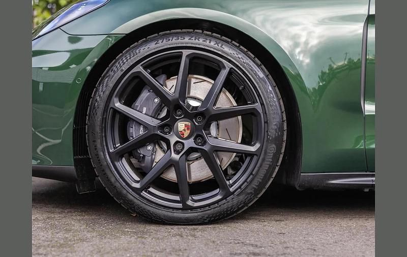 Used Porsche Panamera 464 HP (341 kW) 2025 Green Hatchback