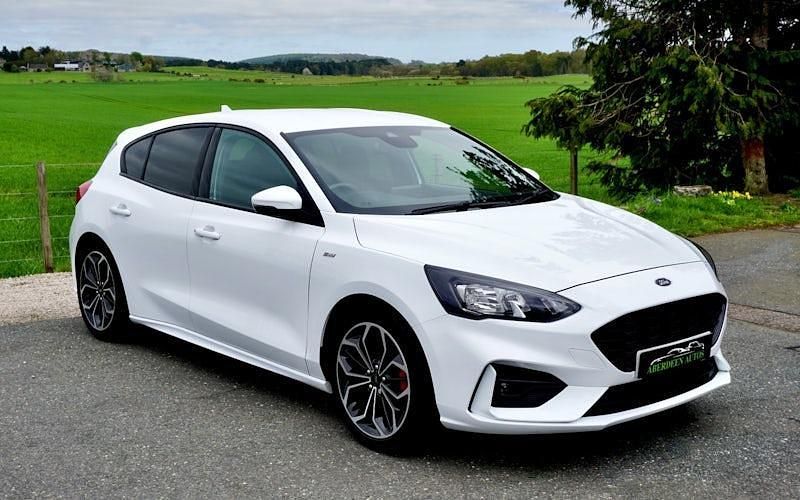 Usado Ford Focus ST-Line X 182 HP (133 kW) 2020 Branco Citadino