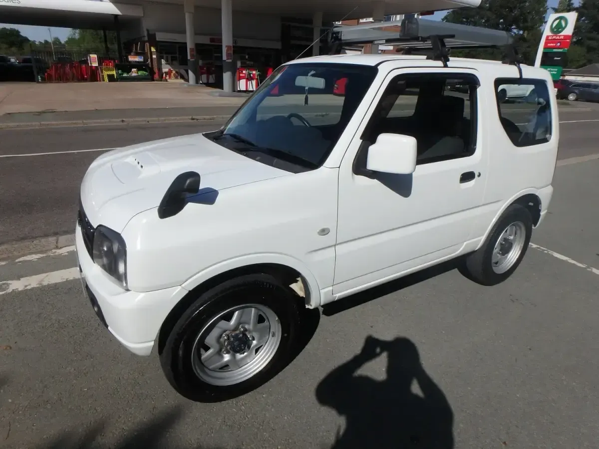 Used Suzuki Jimny 85 HP (62 kW) 2013 White SUV