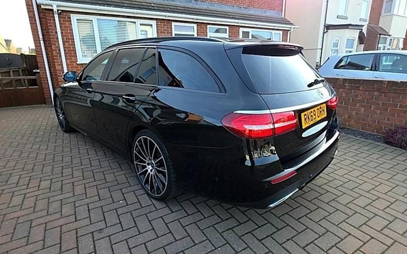 Used Mercedes E220 Active 194 HP (142 kW) 2019 Black Estate