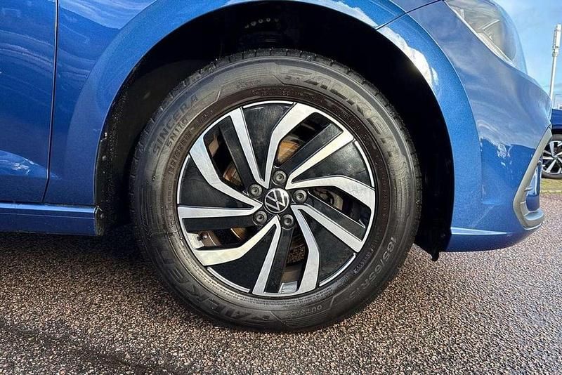 Used VW Polo Life 80 HP (58 kW) 2023 Blue Hatchback