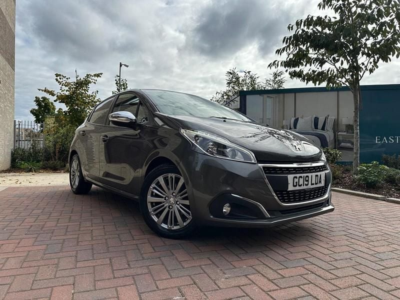 Used Peugeot 208 Signature Sky 2019 Grey Hatchback