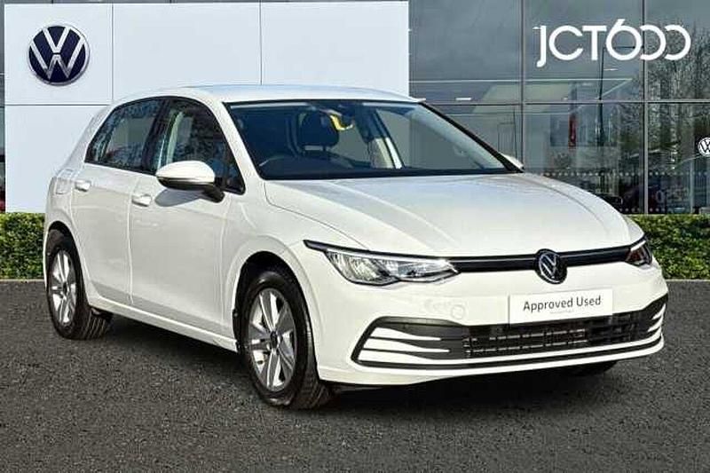 Begagnad VW Golf VIII 130 HK (95 kW) 2022