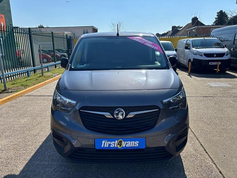 Used Vauxhall Combo drive 100 HP (73 kW) 2022 Grey MPV