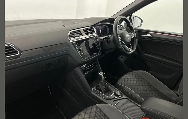 Used VW Tiguan R-line 190 HP (139 kW) 2023 Silver SUV