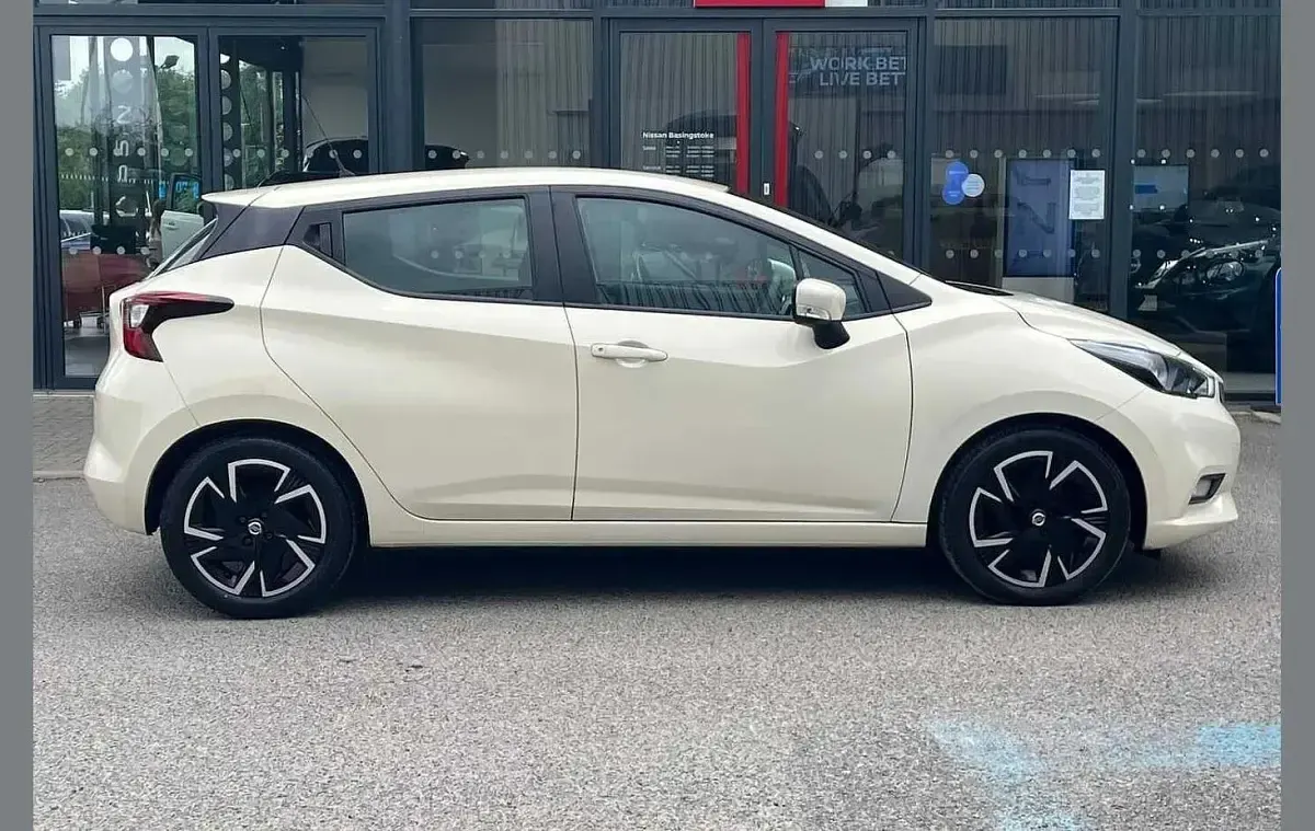 Used Nissan Micra Acenta 91 HP (66 kW) 2022 White Hatchback