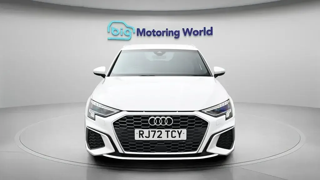 Begagnad Audi A3 Sportback e-tron S-Line 204 HK (150 kW) 2022 Vit Halvkombi