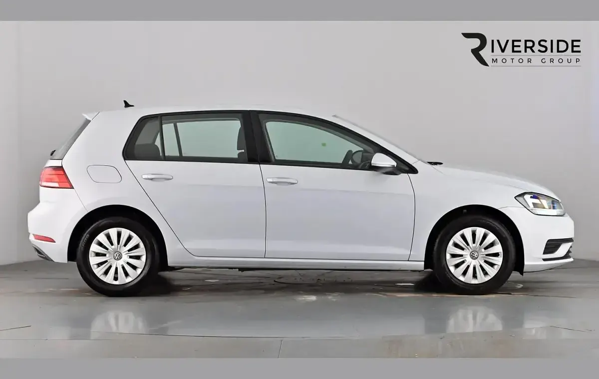 Used VW Golf VII S 123 HP (90 kW) 2018 Silver Hatchback