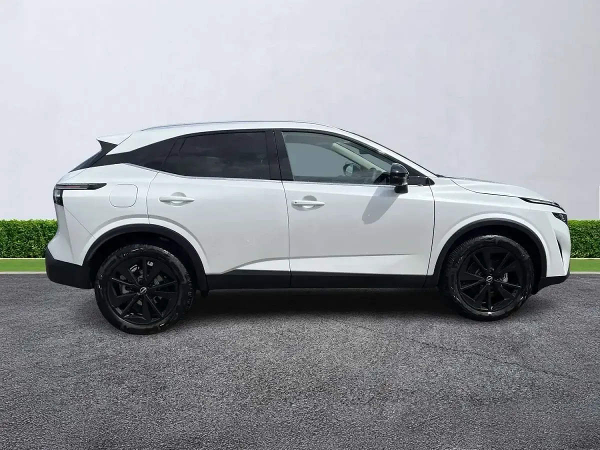 New Nissan Qashqai Tekna 158 HP (116 kW) 2026 Pearl white SUV