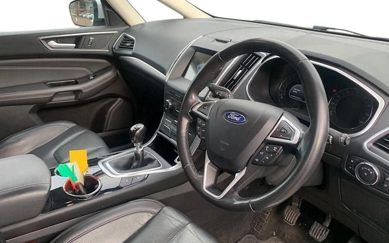 Used Ford S-MAX Titanium 160 HP (117 kW) 2017 White MPV