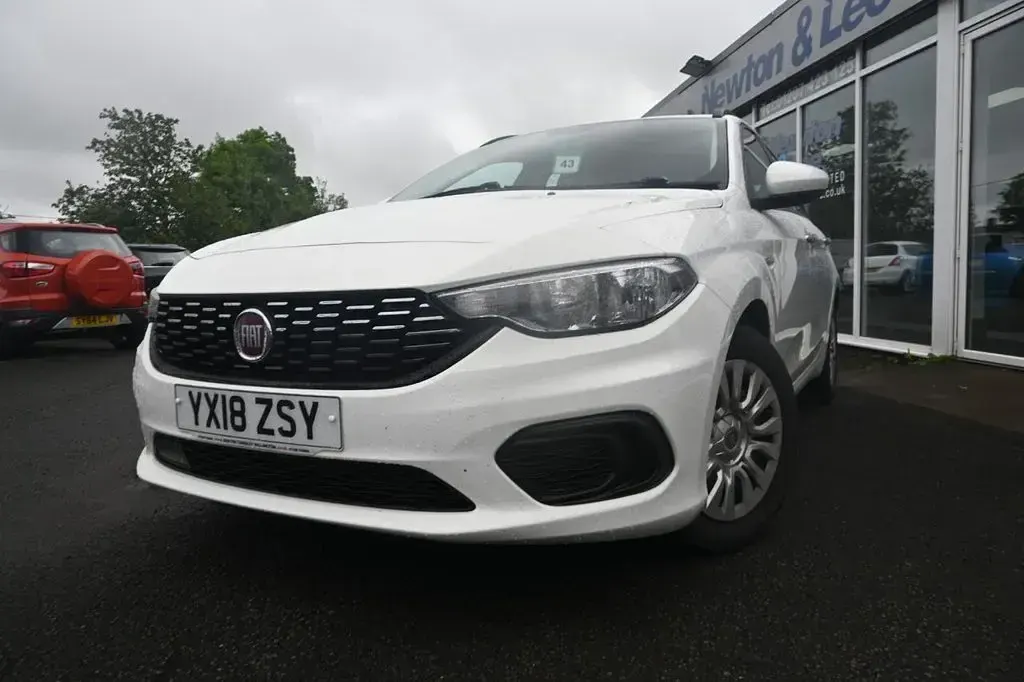 Used Fiat Tipo Easy 95 HP (69 kW) 2018 White Estate