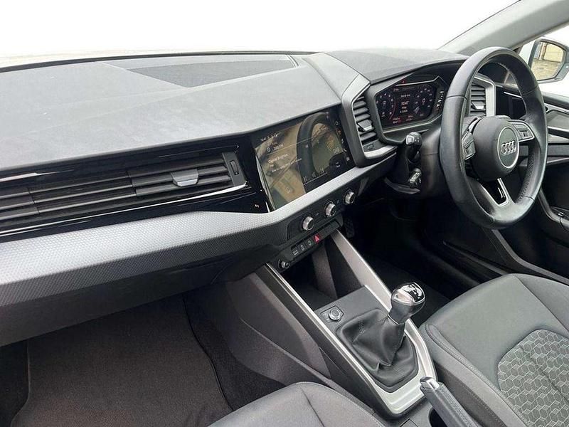 Used Audi A1 Sport 108 HP (79 kW) 2023 White SUV