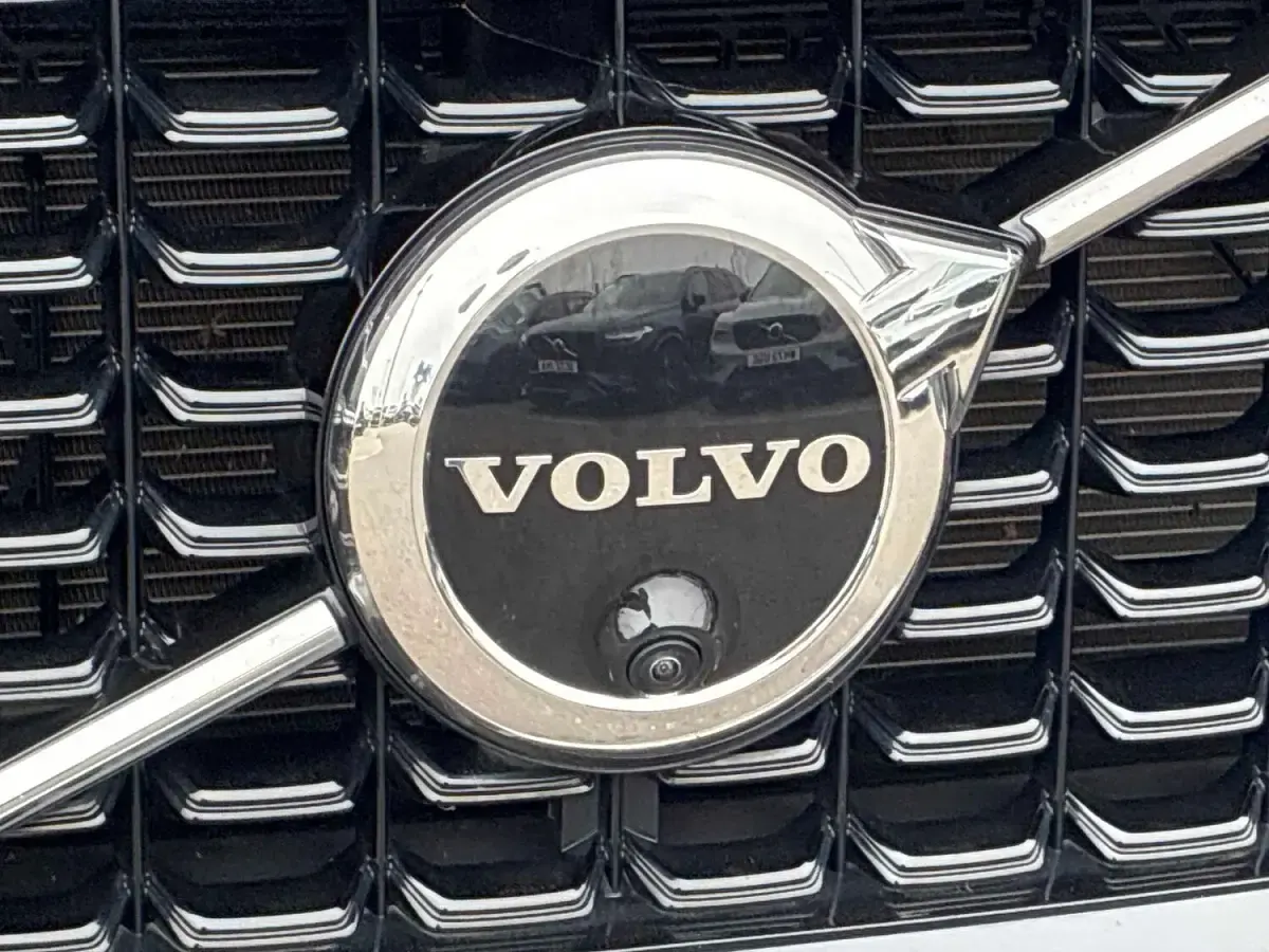 Used Volvo XC60 Plus 197 HP (144 kW) 2023 Grey SUV