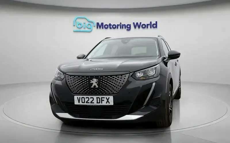 Second-hand Peugeot 2008 Allure Premium 131 CP (96 kW) 2022 Negru SUV
