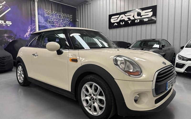 Used Mini Cooper Hatch 136 HP (100 kW) 2016 White Hatchback