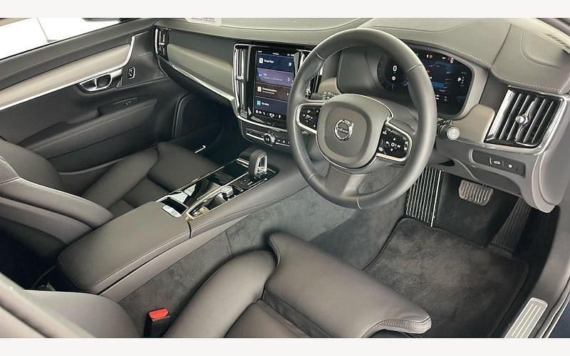 Used Volvo V90 Plus 349 HP (256 kW) 2025 Estate