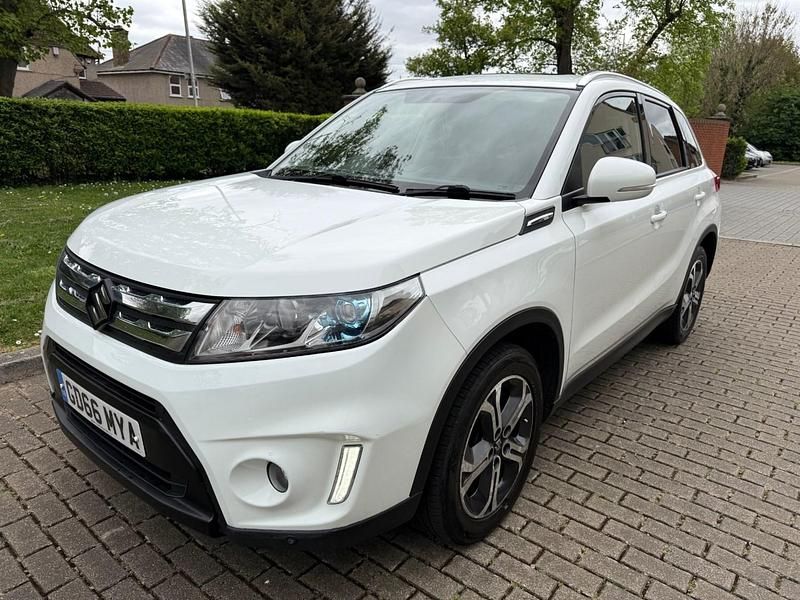 Used Suzuki Vitara SZ5 120 HP (88 kW) 2017 White SUV