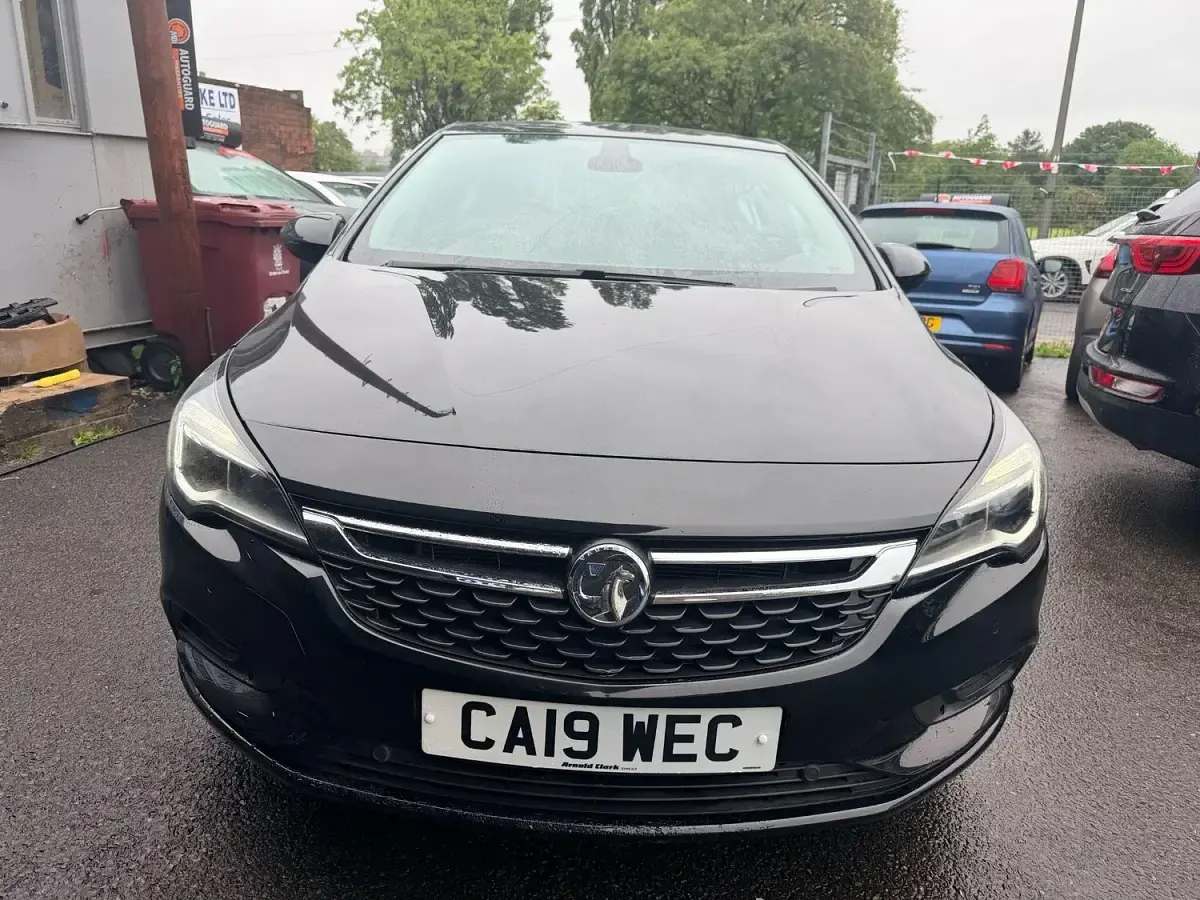 Used Vauxhall Astra Elite 150 HP (110 kW) 2019 Black Hatchback