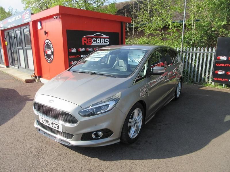 Używany Ford S-MAX Sport 180 KM (132 kW) 2016 Srebrny Minivan