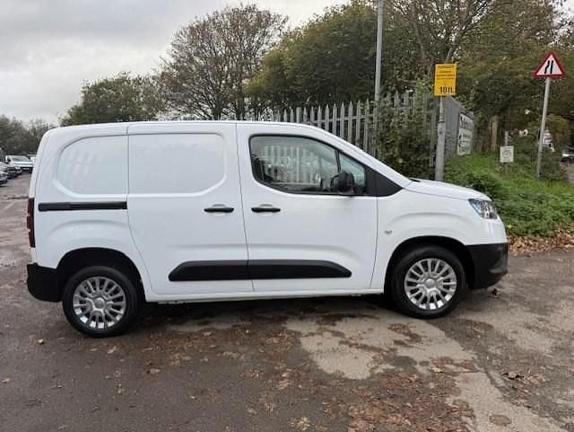 Used Toyota Proace Active 120 HP (88 kW) 2022 White MPV