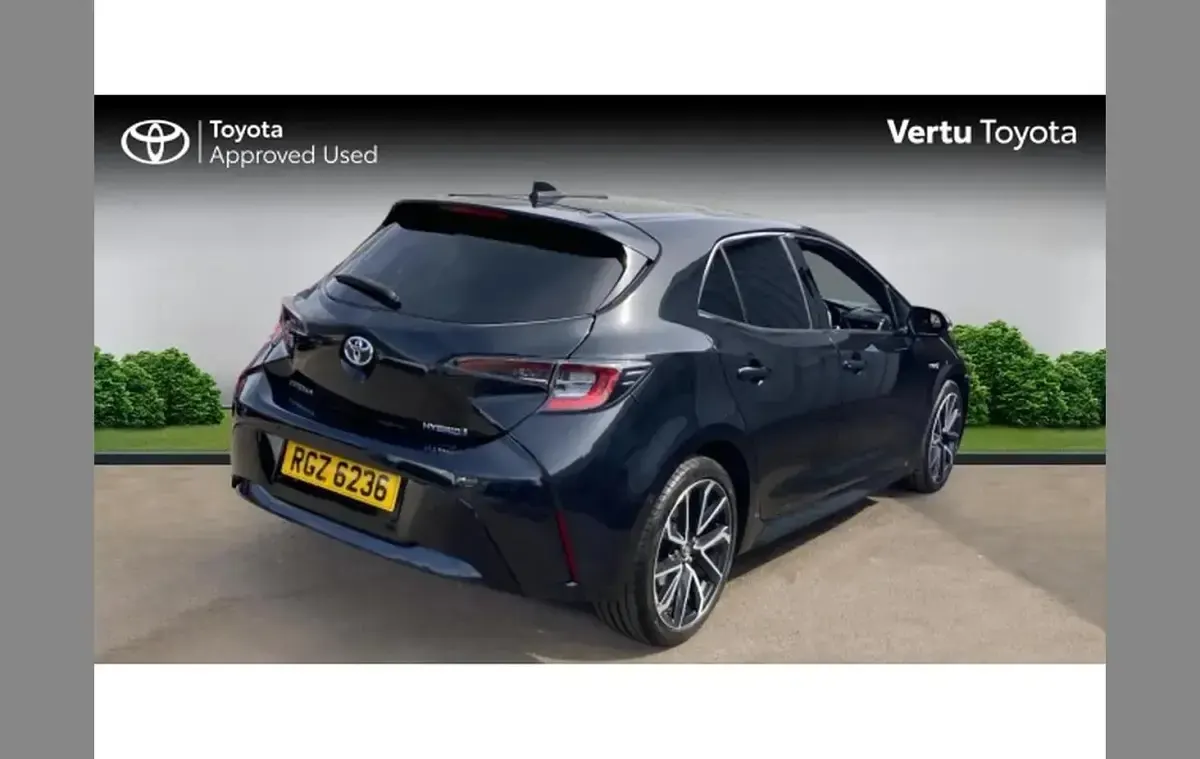 Used Toyota Corolla 122 HP (89 kW) 2019 Black Hatchback