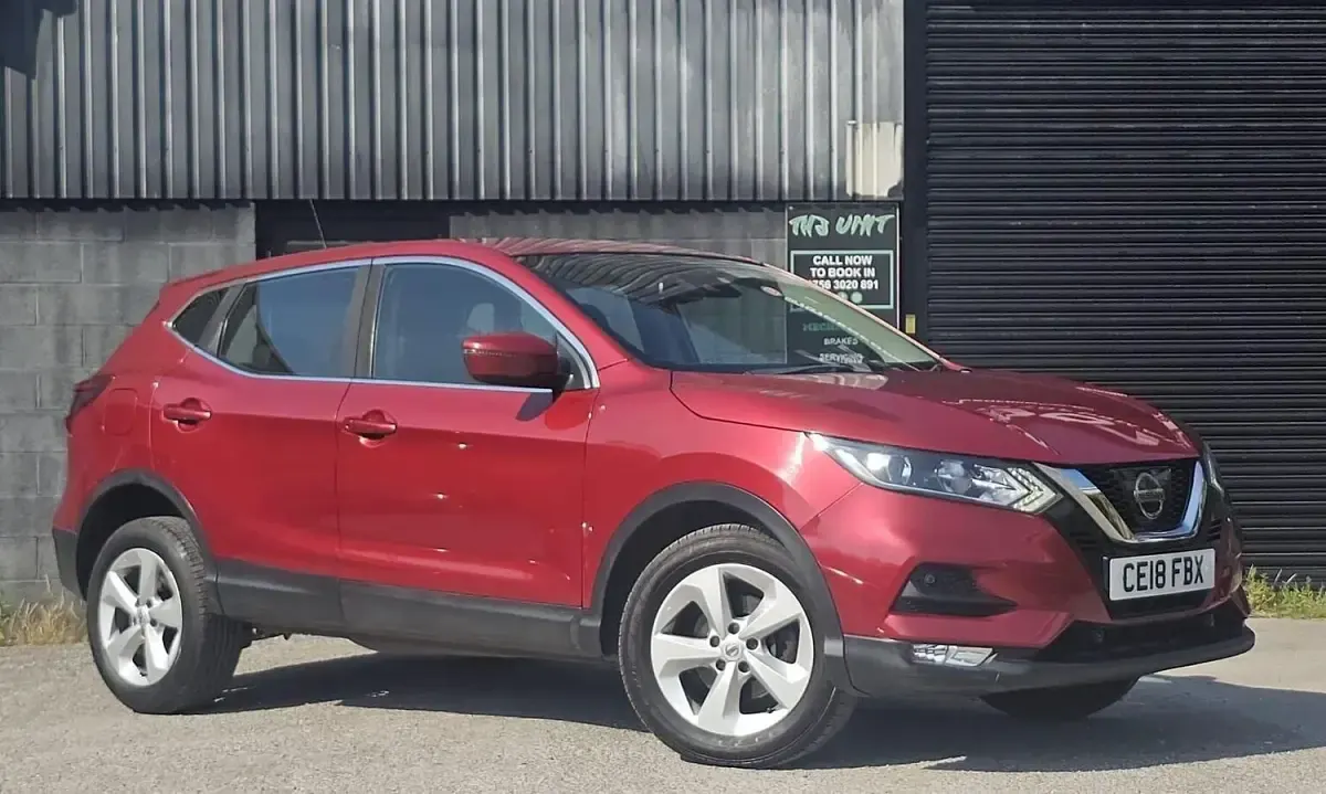 Used Nissan Qashqai Acenta 115 HP (84 kW) 2018 Red SUV