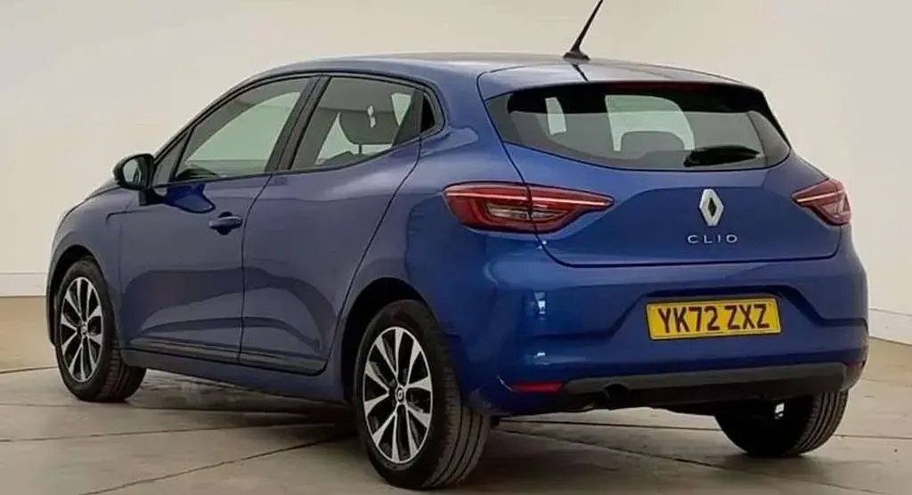 Used Renault Clio Evolution 2023 Blue Hatchback